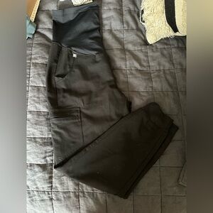 Black Figs maternity scrub joggers